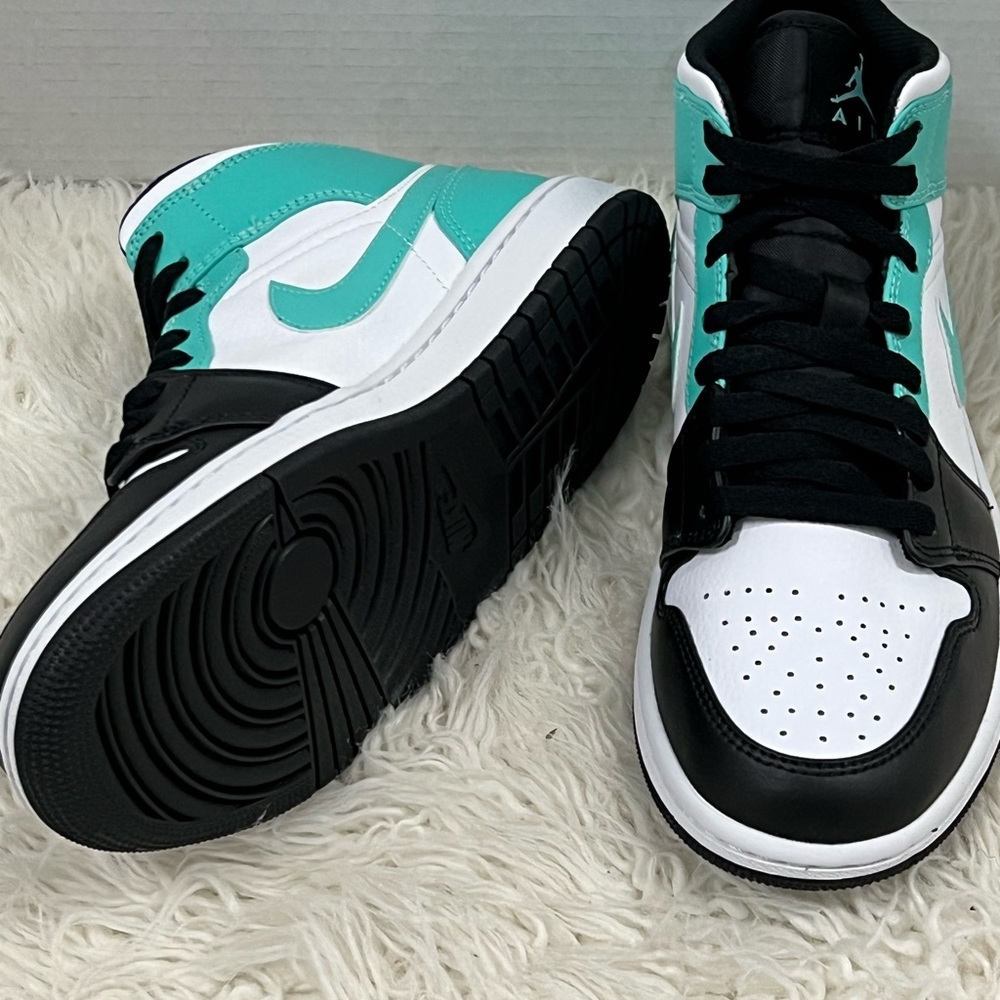 Air Jordan 1 Mid, Tropical Twist - Picture 3 of 11